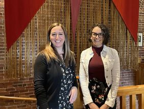 De gauche à droite : Manon Boyer et Viviane Genest, conseillères au commissariat aux plaintes et à la qualité des services, du CISSS des Laurentides. 